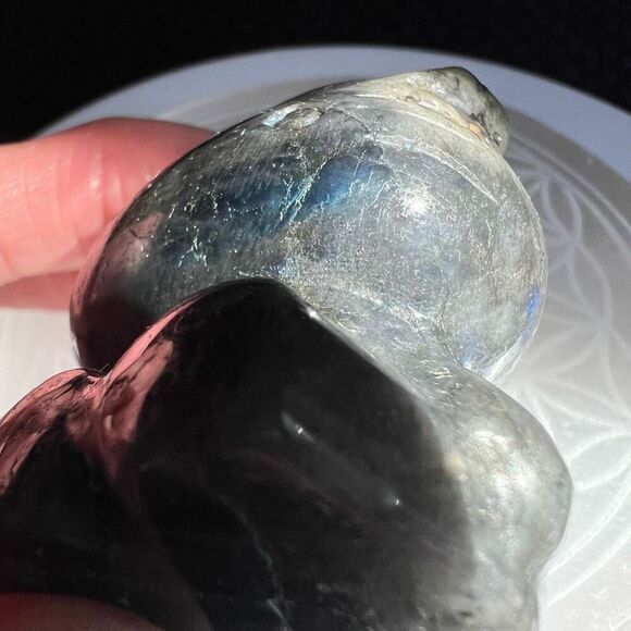 Labradorite‎ Crystal Hello Kitty Carving - Picture 8 of 13